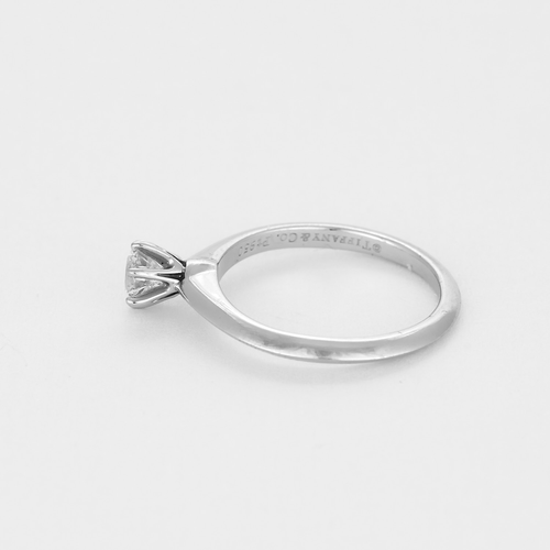 Bague 49 TIFFANY & CO - Bague Solitaire en platine et diamants 58 Facettes DV18516-1-49-2