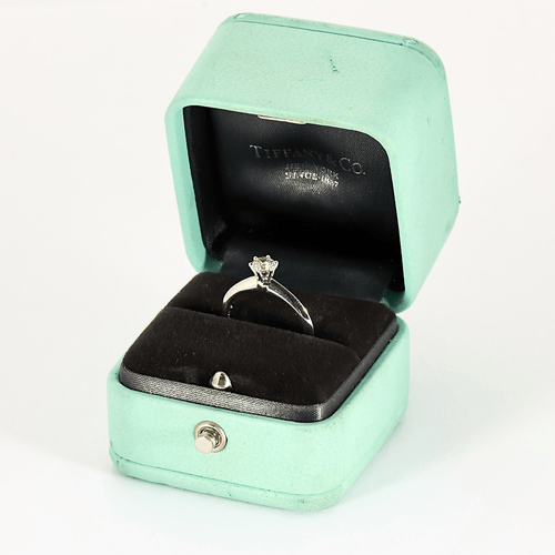 Bague 49 TIFFANY & CO - Bague Solitaire en platine et diamants 58 Facettes DV18516-1-49-2