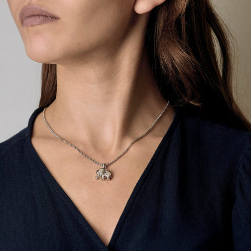 Collier Chopard -  Collier éléphant Happy Diamonds en or gris et diamants 58 Facettes DV20027-1