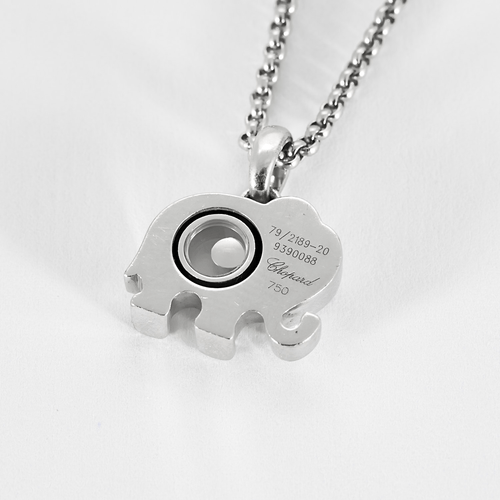 Collier Chopard -  Collier éléphant Happy Diamonds en or gris et diamants 58 Facettes DV20027-1