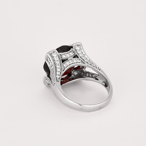 Bague 54 Importante bague en or gris, grenat de type almandin et diamants 58 Facettes DV0671-28-54-3