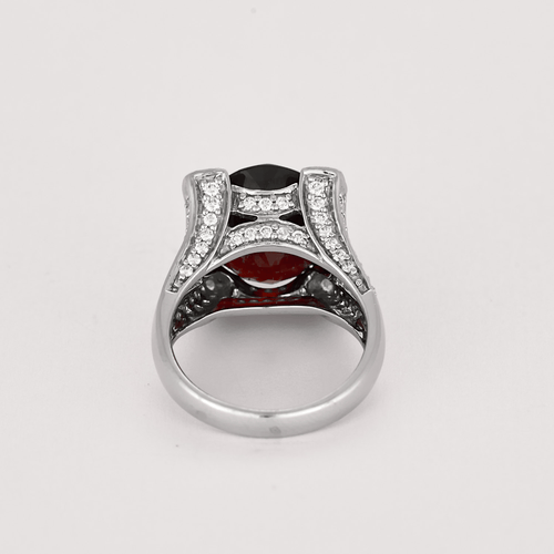 Bague 54 Importante bague en or gris, grenat de type almandin et diamants 58 Facettes DV0671-28-54-3