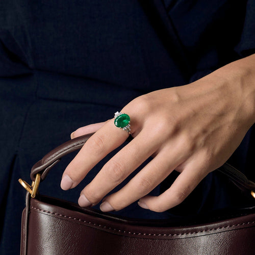 Bague 52 Bague en or blanc, émeraude et diamants 58 Facettes DV0671-24-52-1