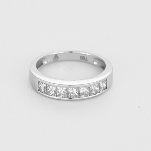 Bague 50 Demie alliance en or gris et diamants princesse 58 Facettes DV6568-3