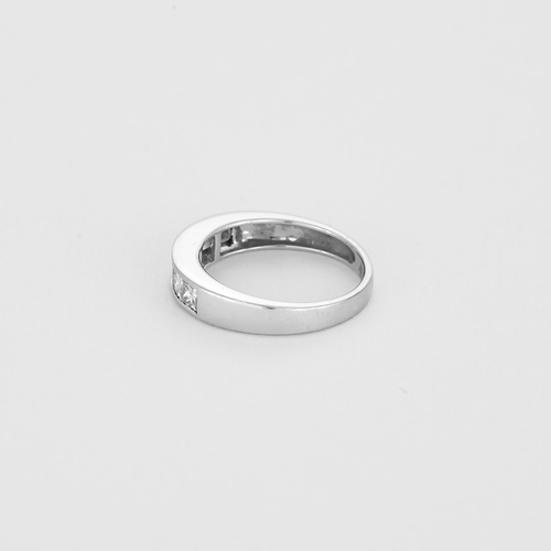 Bague 50 Demie alliance en or gris et diamants princesse 58 Facettes DV6568-3