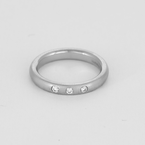Bague 47 TIFFANY & CO - Elsa Peretti - Alliance en platine et diamants 58 Facettes DV20701-1-47-2