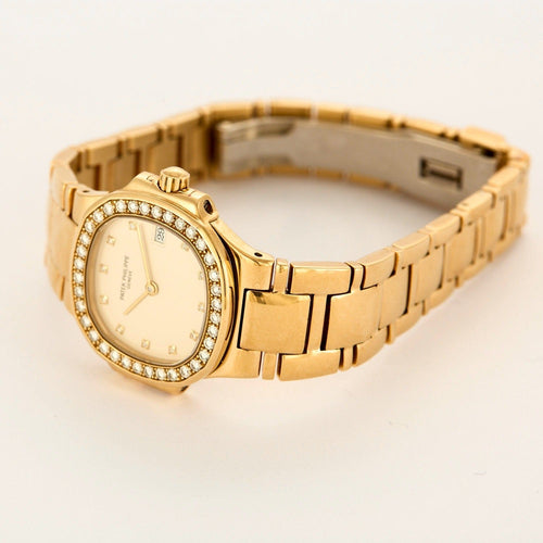 Montre PATEK PHIIPPE - Lady Nautilus - Montre de dame en or jaune et diamants 58 Facettes DV17159-6