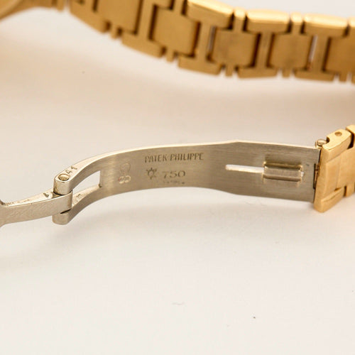 Montre PATEK PHIIPPE - Lady Nautilus - Montre de dame en or jaune et diamants 58 Facettes DV17159-6