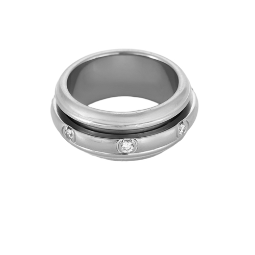 PIAGET -   Possession - Bague en or gris et sept diamants