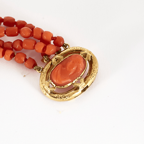 Bracelet Bracelet de corail rouge et or jaune 58 Facettes DDV20710-1