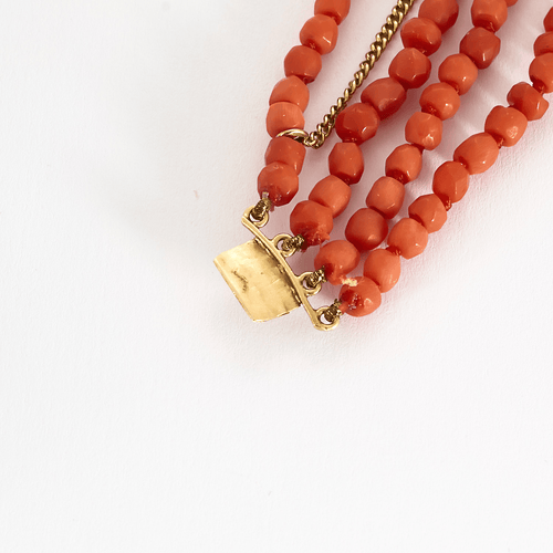 Bracelet Bracelet de corail rouge et or jaune 58 Facettes DDV20710-1