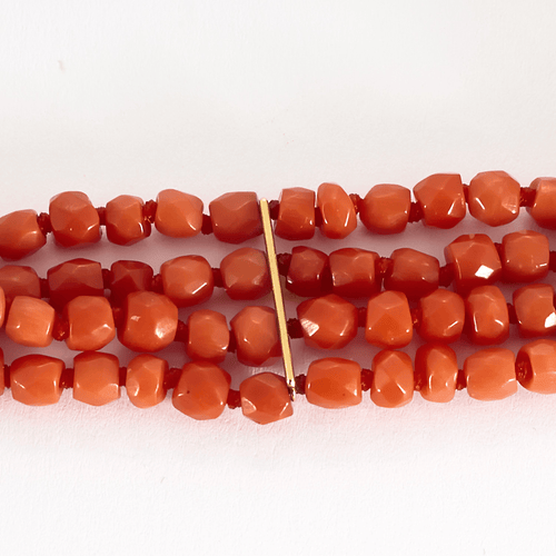 Bracelet Bracelet de corail rouge et or jaune 58 Facettes DDV20710-1