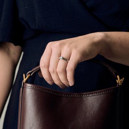 52 Bague en or gris et diamants 58 Facettes DV21604-1-52-2