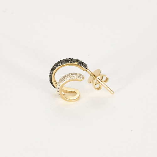 Boucles d'oreilles Paire de Boucles d'oreilles en or jaune diamants noirs et diamants blancs 58 Facettes DV16015-1