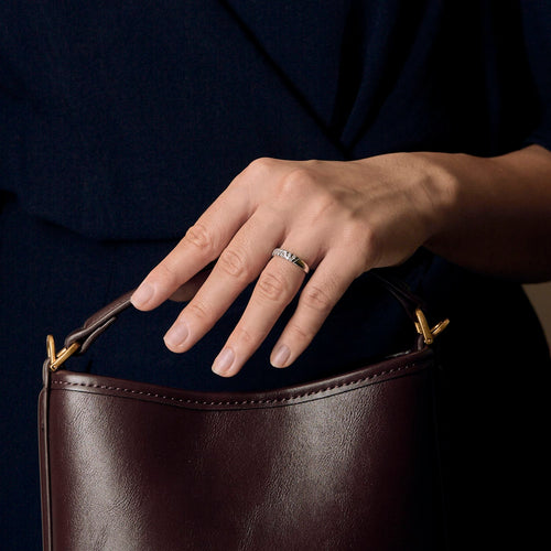 Bague 51 Alliance en or gris et diamants 58 Facettes DV18419-2