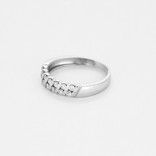 Alliance en or gris et diamants