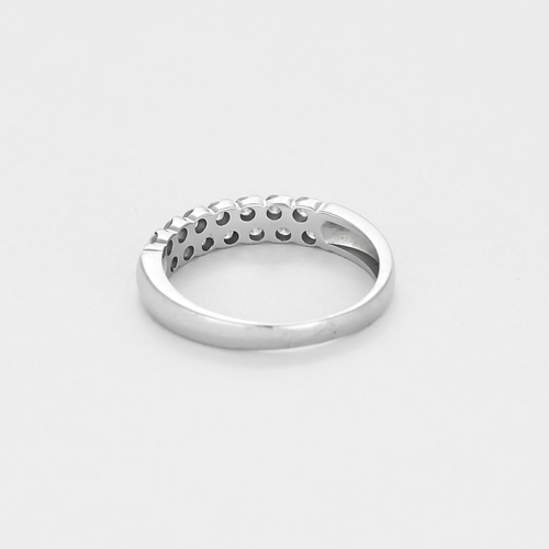 Alliance en or gris et diamants