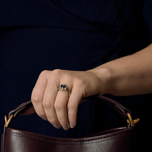 Bague 53 Bague moderniste en or, diamants et saphir 58 Facettes DV11394-2-53-2