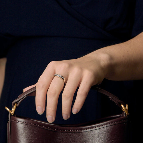 Demi Alliance en or blanc et diamants