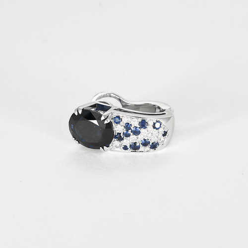 Boucles d'oreilles Mauboussin - Nuit d'amour - Paire de clips d'oreilles en or gris, saphirs et diamants 58 Facettes DV22306-1