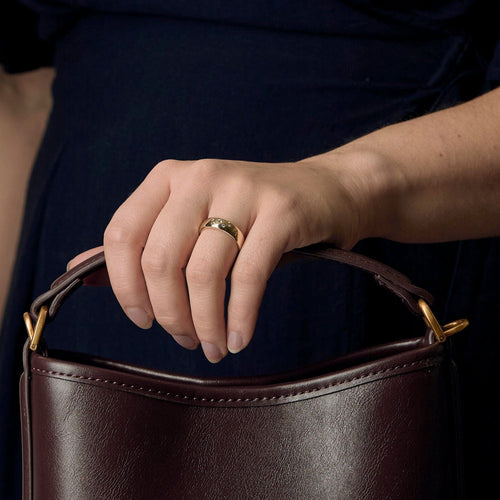 Bague 51 Large alliance en or jaune et diamants 58 Facettes DV20246-1