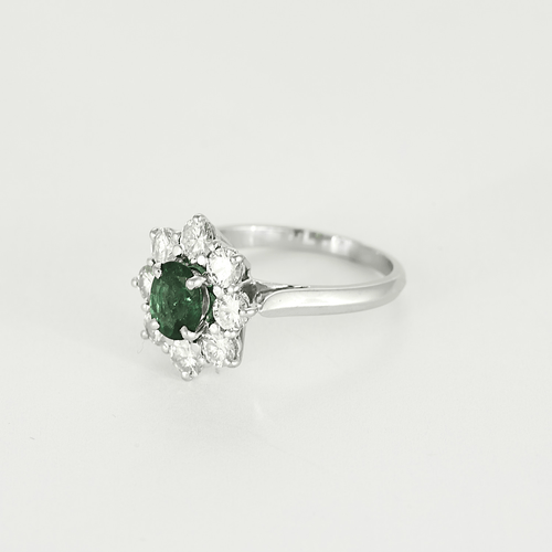 Bague 52 Bague en or gris, émeraude et diamants 58 Facettes DV6621-12