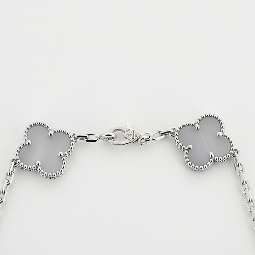 Collier Van Cleef & Arpels -Vintage Alhambra 10 motifs - Collier en or gris et calcédoine 58 Facettes DV0830-32