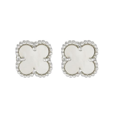 Van Cleef & Arpels Sweet Alhambra Puces d’oreilles en or gris et nacre blanche