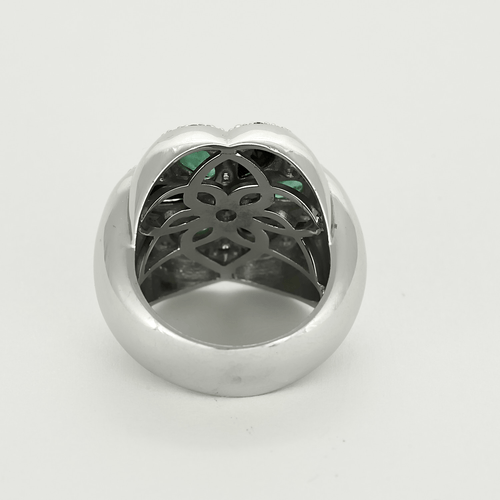 Bague 56 Importante Bague floral or gris, saphirs, émeraudes et diamants 58 Facettes DV22972-5-56-3