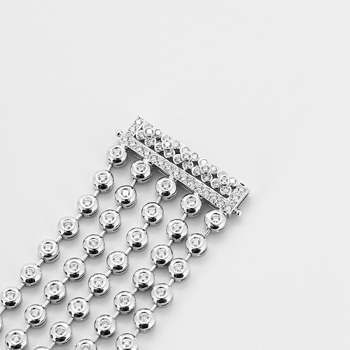 Bracelet Bracelet ruban en or gris et diamants 58 Facettes DV22966-1