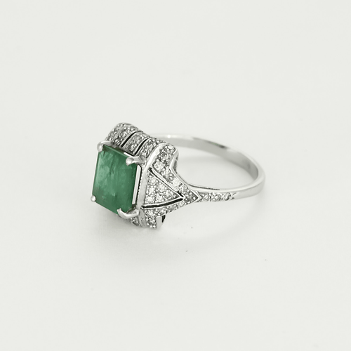 Bague 57 Bague en or gris, émeraude et diamants 58 Facettes DV22972-4-57-3