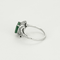Bague 57 Bague en or gris, émeraude et diamants 58 Facettes DV22972-4-57-3