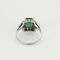 Bague 57 Bague en or gris, émeraude et diamants 58 Facettes DV22972-4-57-3
