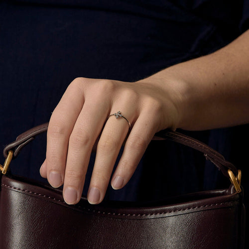 Bague 50 STONE - Bague "Croix" en or gris et diamants 58 Facettes DV23475-2-50-2