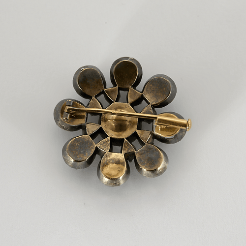 Broche Broche en or rose et argent et diamants taillés en rose 58 Facettes DV23466-3