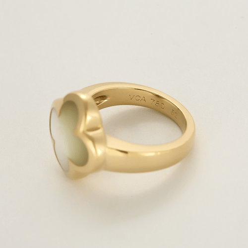 Bague 52 Van Cleef & Arpels - Pure Alhambre - Bague en or jaune et nacre blanche 58 Facettes DV23872-2