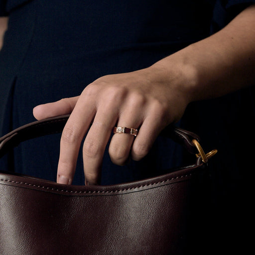 Bague Bulgari - Serpenti Viper - Bague en or jaune, cornaline et diamants 58 Facettes DV23248-2