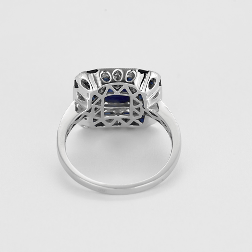 Bague 55 Elegante Bague en platine, saphirs et diamants. 58 Facettes DV16236-7