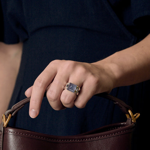 Hermès - Médor - Bague en argent, calcédoine bleue et diamants