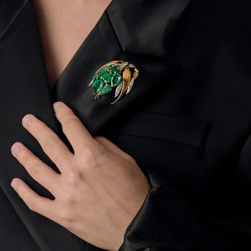 Broche Suzanne Belperron - Rare Broche en or jaune diamants et émeraudes 58 Facettes DV23466-7