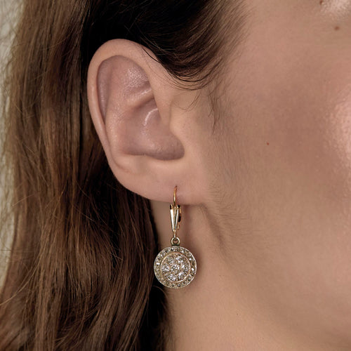 Boucles d'oreilles Boucles d'oreilles dormeuses en or jaune, or blanc et diamants 58 Facettes DV26327-1