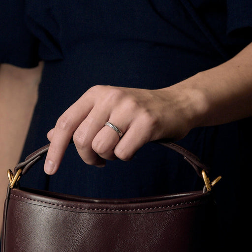 Bague 48 Boucheron - Quatre Radiant - Alliance en or blanc et diamants 58 Facettes DV16277-19