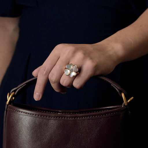 Bague 61 Van Cleef & Arpels - Cosmos - Bague en or rose, nacre et diamants 58 Facettes DV23486-3