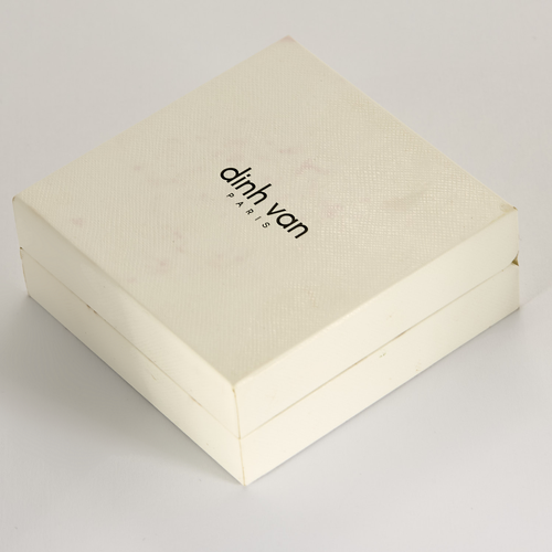 DINH VAN - PI - Pendentif en or jaune et cordon de soie noir