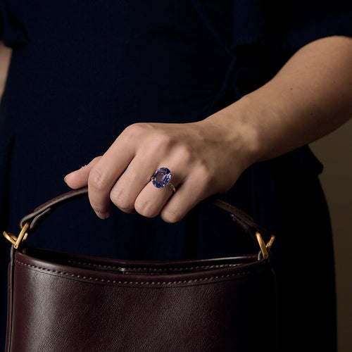 Bague en or gris et tanzanite 9.21 carats