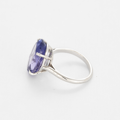 Bague en or gris et tanzanite 9.21 carats