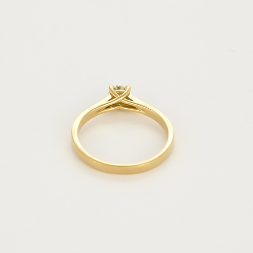 Bague Solitaire en or jaune et diamants
