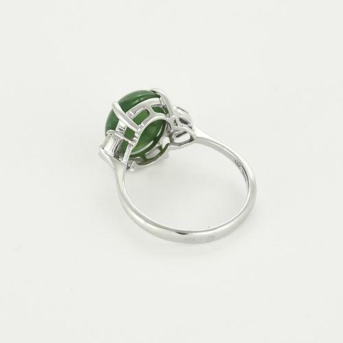 Bague en or gris jade jadeite et diamants