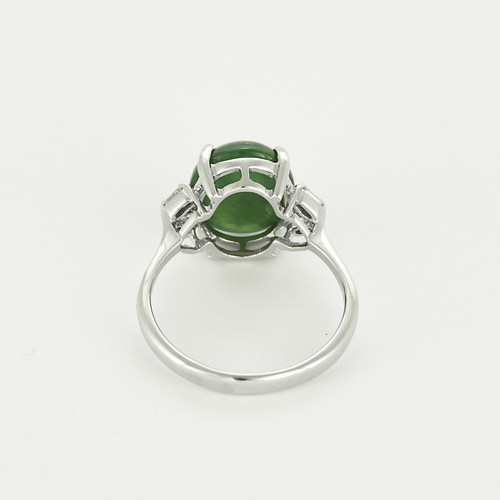 Bague en or gris jade jadeite et diamants