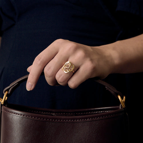 CHANEL - Camélia Fil - Bague en or jaune